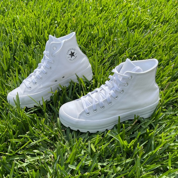 Chuck Taylor All Star Lugged
Leather women size 10.5 like new men’s 9 unisex - Picture 7 of 14